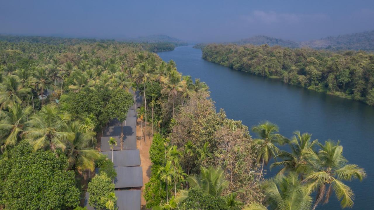 Amritara Riverside Luxury Tents Thattakād Exterior foto